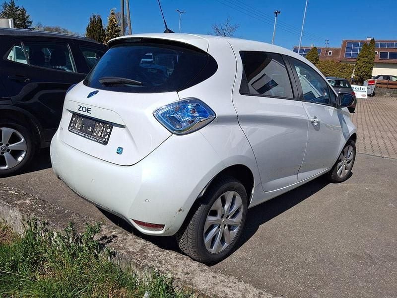 Gebraucht Renault Zoe Intens 64 kW (88 PS) 2015 Weiß Kleinwagen