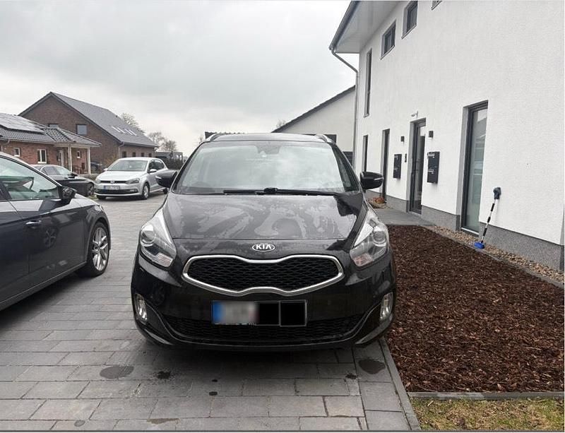Gebraucht Kia Carens 141 PS (103 kW) 2016 Schwarz Van / Kleinbus