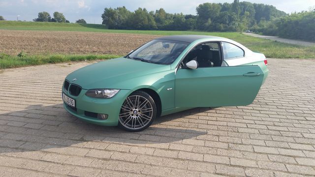 Gebraucht BMW 325 296 PS (217 kW) 2009 Weiß Coupé