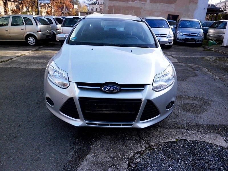 Gebraucht Ford Focus Trend 116 PS (85 kW) 2013 Silber Kombi