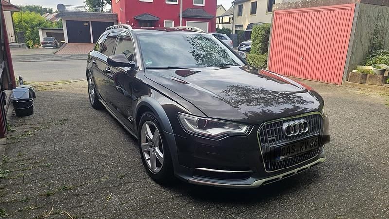 Braun Gebraucht 2013 Audi A6 Allroad Comfort Kombi | 12.999 € (Fairer Preis) - Bild 1/4