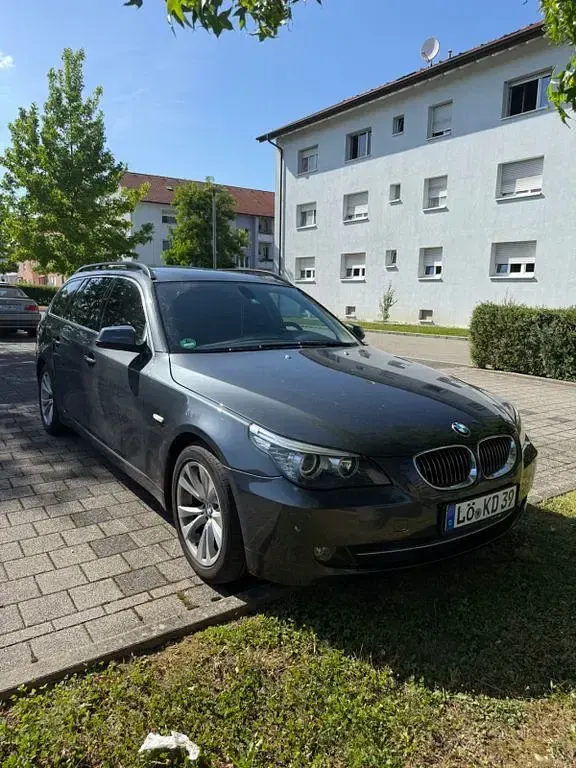Gebraucht BMW 520 Exclusive 177 PS (130 kW) 2009 Grau Kombi