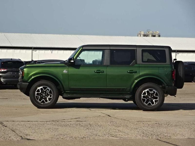 Gebraucht Ford Bronco Outer Banks 334 PS (245 kW) 2023 Grün (eruption green) SUV