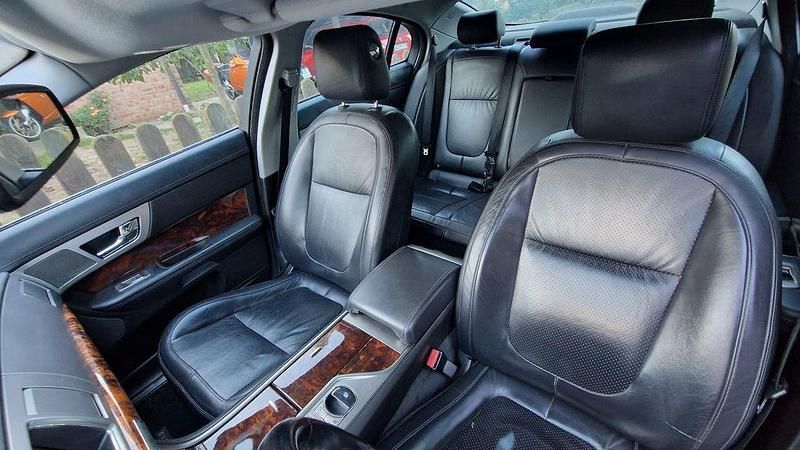 Gebraucht Jaguar XF Premium Luxury 275 PS (202 kW) 2009 Schwarz Limousine