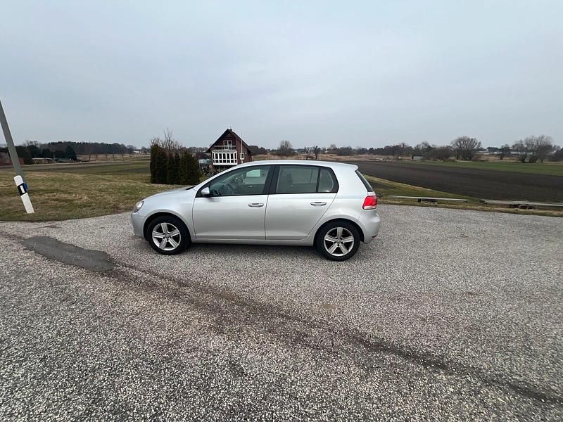 Gebraucht VW Golf VI 80 PS (58 kW) 2009 Silber Kleinwagen