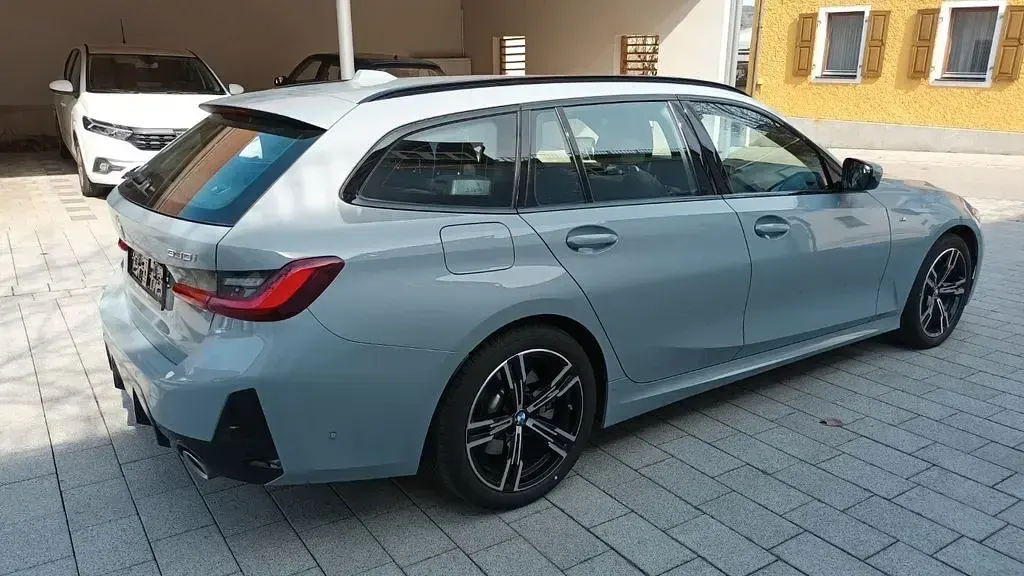 Gebraucht BMW 330 M Sport 245 PS (180 kW) 2025 Grau Kombi