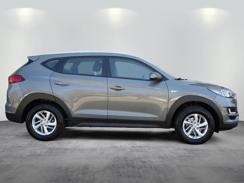 Gebraucht Hyundai Tucson Select 132 PS (97 kW) 2019 Grau SUV