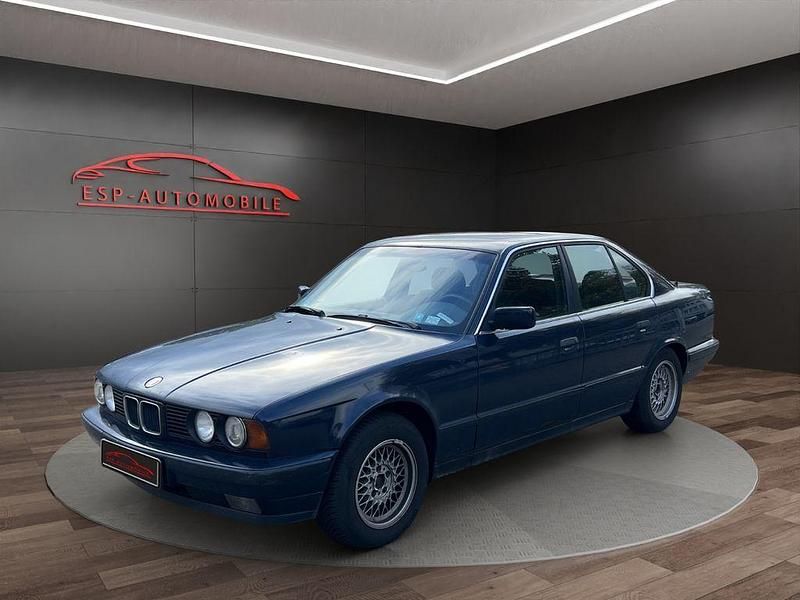 Blau Gebraucht 1993 BMW 520 Limousine | 3.000 € - Bild 1/4