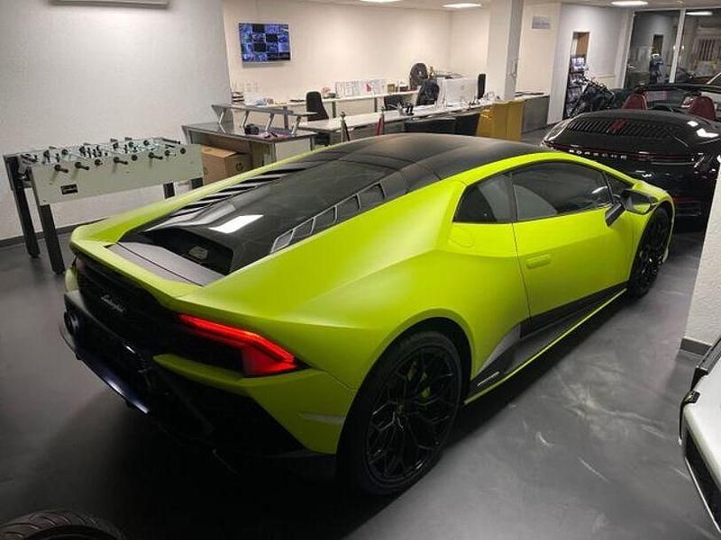 Gebraucht Lamborghini Huracán 639 PS (469 kW) 2021 "verde shock" hellgrün matt Coupé