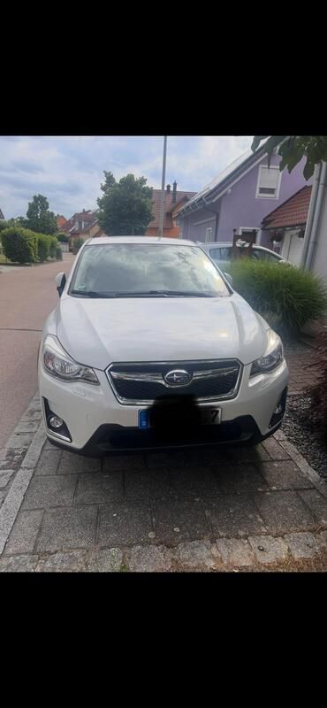 Weiß Gebraucht 2017 Subaru XV SUV | 10.000 € - Bild 1/4