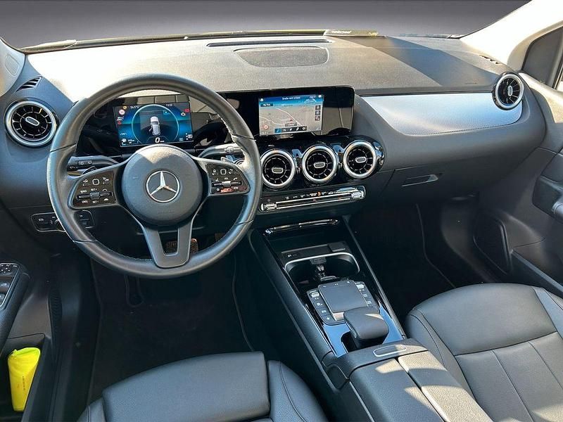 Gebraucht Mercedes B200 150 PS (110 kW) 2022 Schwarz Van / Kleinbus