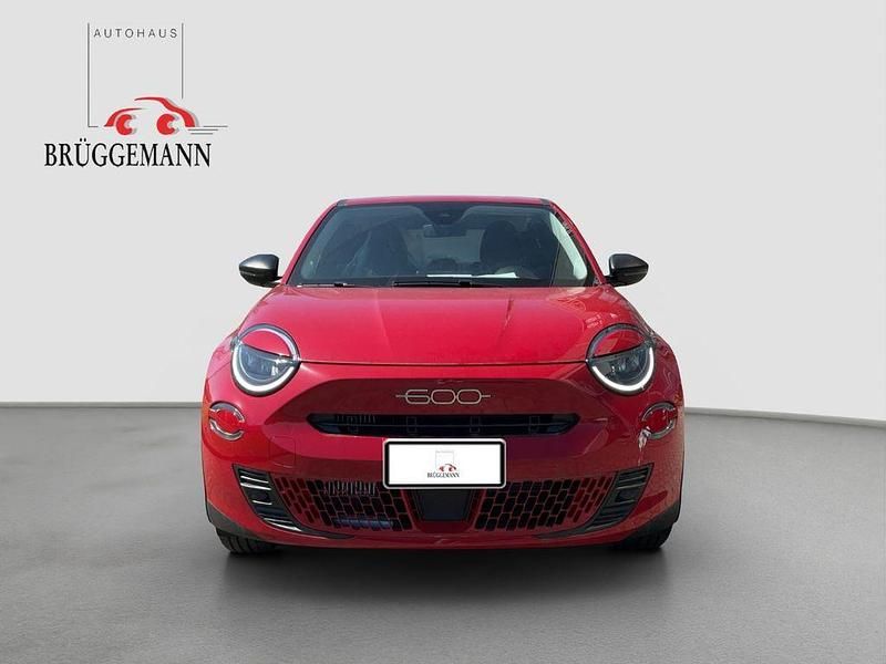 Neu Fiat 600 Pop 110 PS (80 kW) 2026 Rot SUV