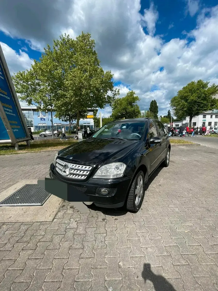 Gebraucht Mercedes ML320 224 PS (164 kW) 2007 Schwarz SUV