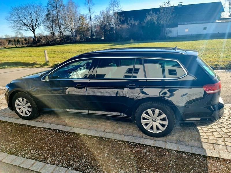 Gebraucht VW Passat Business 150 PS (110 kW) 2019 Schwarz Kombi