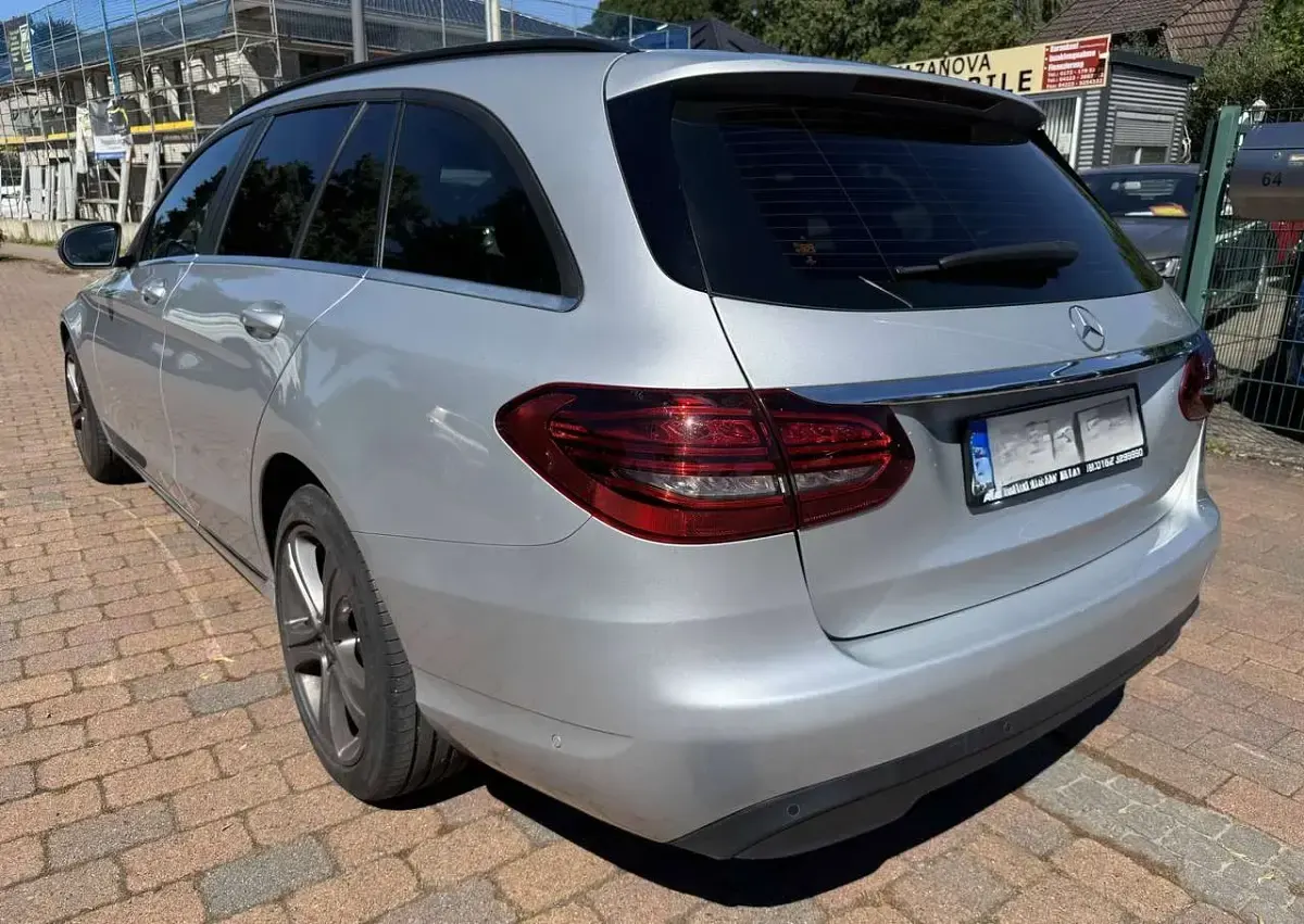 Gebraucht Mercedes C200 160 PS (117 kW) 2020 Iridiumsilber  metalliclack Kombi