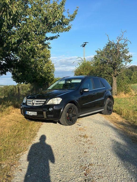 Schwarz Gebraucht 2008 Mercedes ML420 SUV | 13.000 € (Teuer) - Bild 1/4