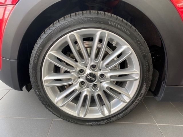 Gebraucht Mini Cooper 136 PS (100 kW) 2019 Rot Kleinwagen