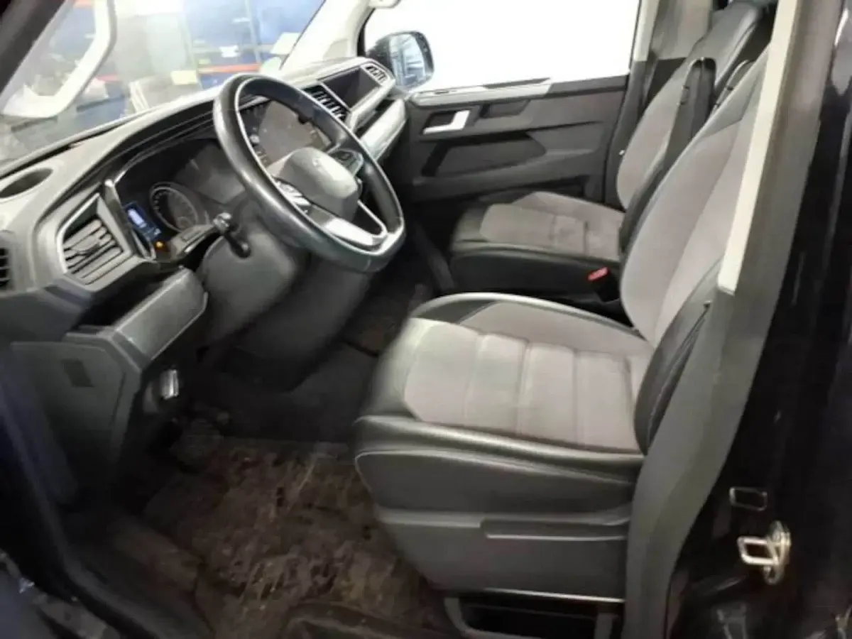 Używany VW Multivan Generation Six 199 KM (146 kW) 2021 Minivan