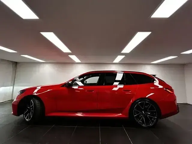 Gebraucht BMW M5 Sport Line 727 PS (534 kW) 2025 Sonderlackierung Kombi