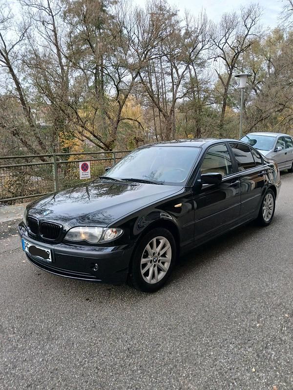Schwarz Gebraucht 2002 BMW 318 Kleinwagen | 2.800 € (Fairer Preis) - Bild 1/4