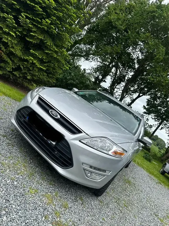 Gebraucht Ford Mondeo Trend 116 PS (85 kW) 2011 Grau Limousine