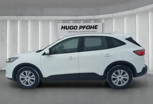 Second-hand Ford Kuga Cool & Connect 120 CP (88 kW) 2021 Alb SUV