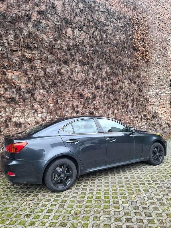 Gebraucht Lexus IS220d 177 PS (130 kW) 2010 Grau Limousine