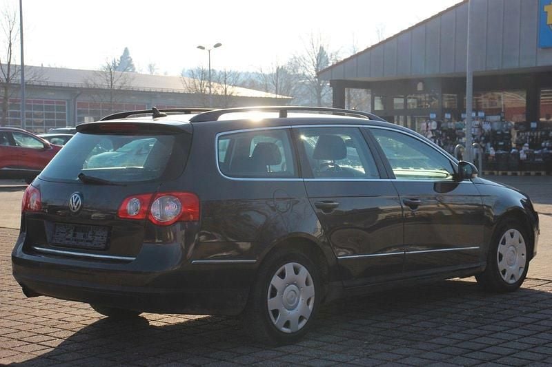 Gebraucht VW Passat 122 PS (89 kW) 2008 Schwarz Kombi