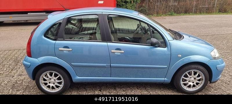 Gebraucht Citroën C3 Exclusive 73 PS (53 kW) 2003 Blau Limousine