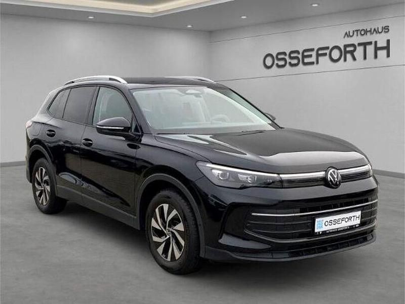 Gebraucht VW Tiguan Edition 150 PS (110 kW) 2024 Deep black perleffekt SUV