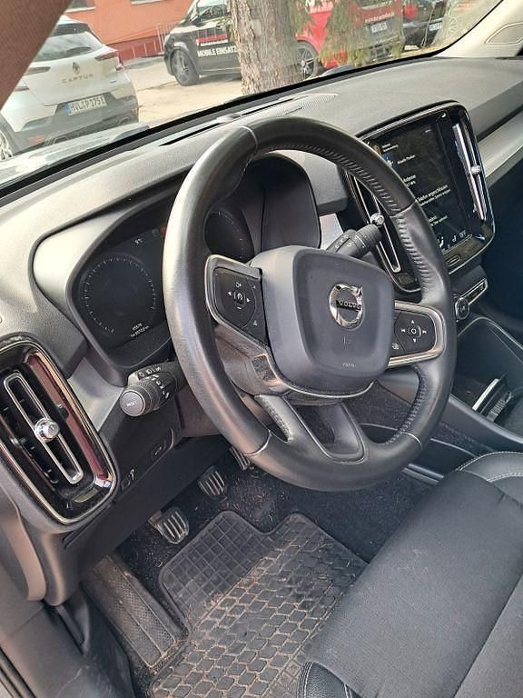 Gebraucht Volvo XC40 163 PS (119 kW) 2019 Schwarz SUV