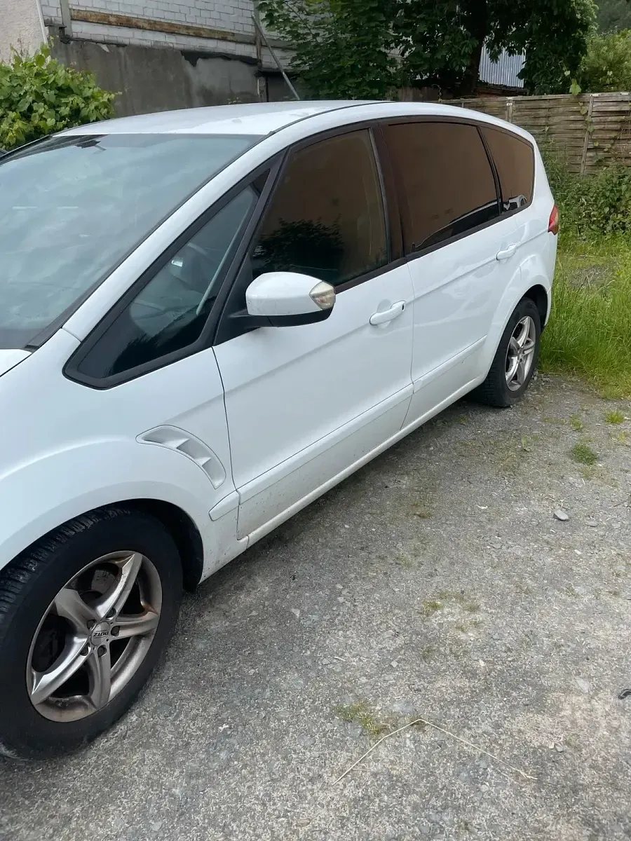 Gebraucht Ford S-MAX S 140 PS (102 kW) 2012 Van / Kleinbus