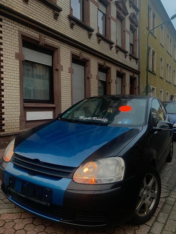 Schwarz Gebraucht 2005 VW Golf V Coupé | 900 € (Guter Preis) - Bild 1/4