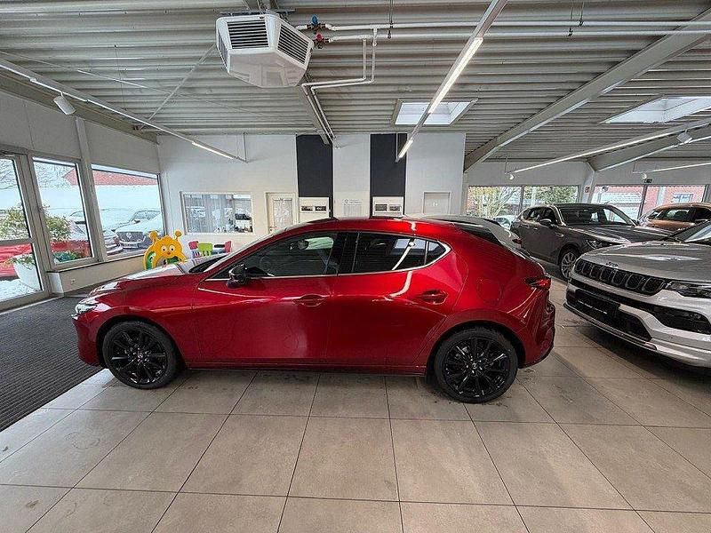 Neu Mazda 3 Homura-Line 140 PS (102 kW) 2025 Rot Limousine