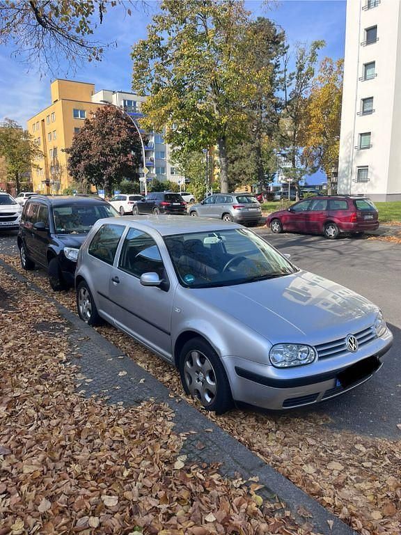 Silber Gebraucht 2001 VW Golf IV Kleinwagen | 2.500 € (Guter Preis) - Bild 1/4