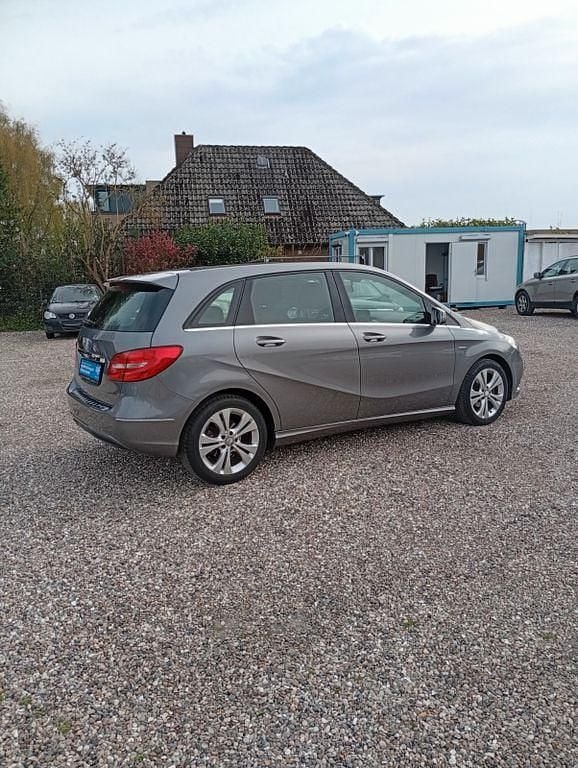 Second-hand Mercedes B180 122 CP (89 kW) 2012 Other Monovolum