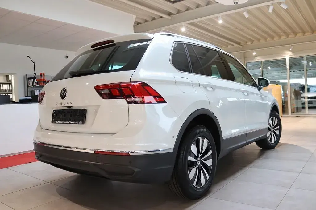 Gebraucht VW Tiguan Move 150 PS (110 kW) 2024 Weiß SUV