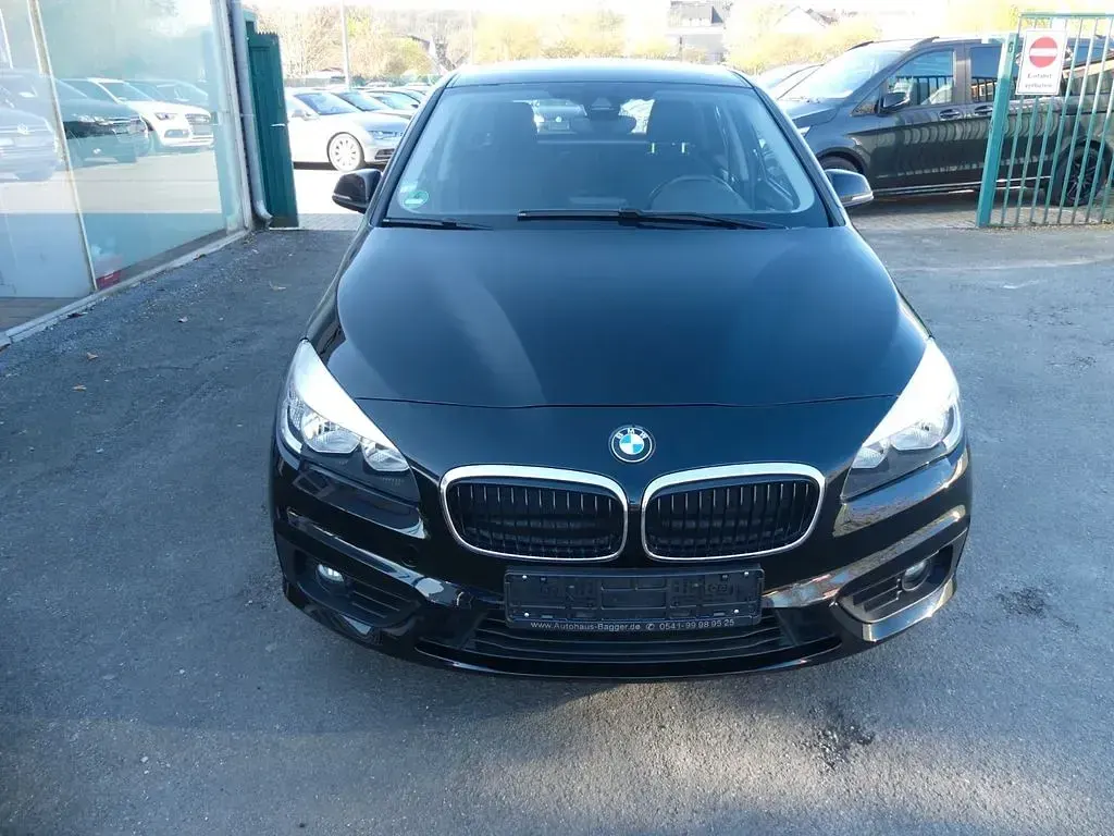 Gebraucht BMW 218 Active Tourer Advantage 150 PS (110 kW) 2016 Schwarz Van / Kleinbus