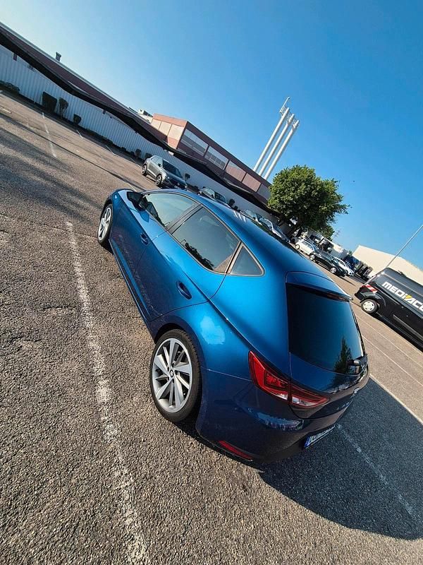 Blau Gebraucht 2014 Seat Leon Limousine | 8.200 € (Guter Preis) - Bild 1/4