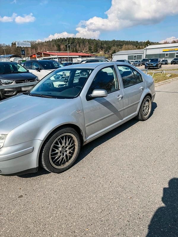 Second-hand VW Bora 100 CP (73 kW) 2005 Berlinǎ