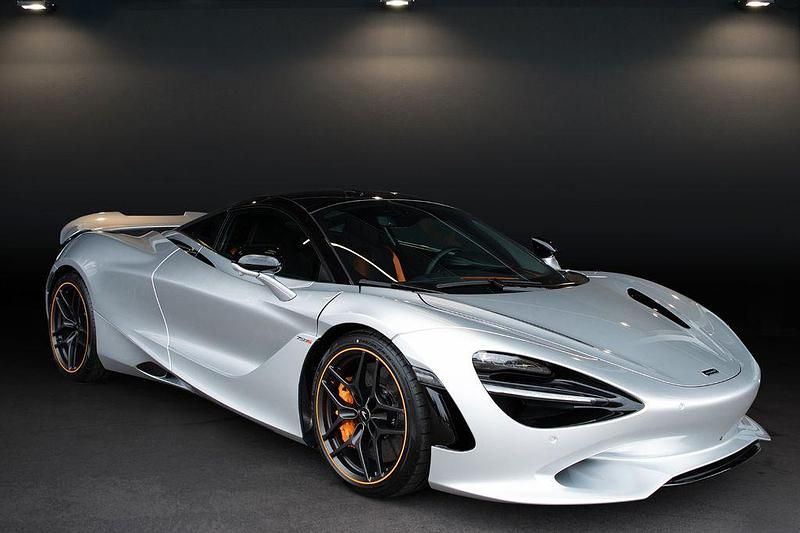 Neu McLaren 750S 751 PS (552 kW) 2025 Silber Coupé