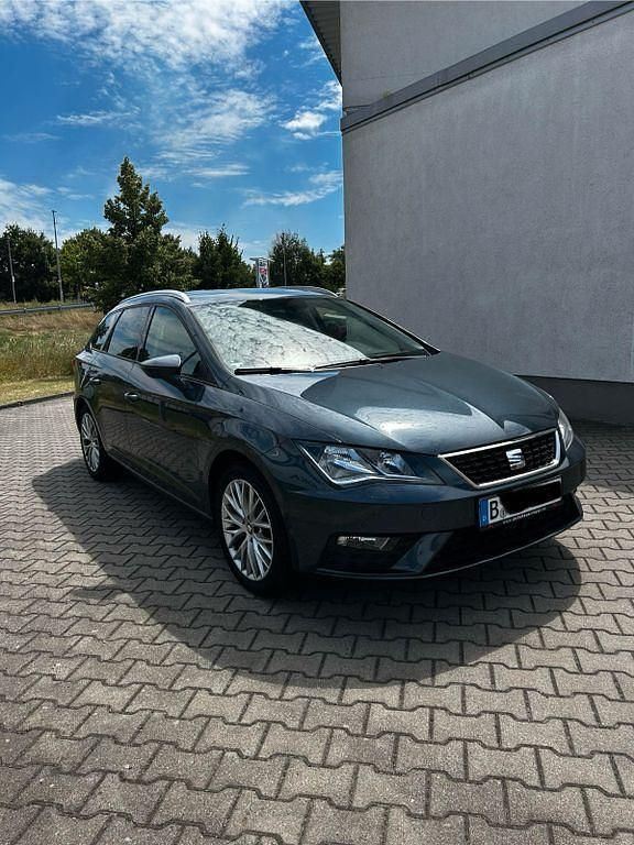Grau Gebraucht 2019 Seat Leon ST Style Kombi | 13.999 € (Etwas zu teuer) - Bild 1/4