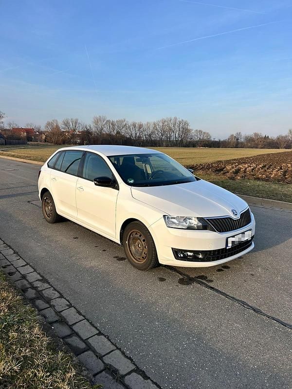 Gebraucht Skoda Rapid 90 PS (66 kW) 2016 Weiß Limousine