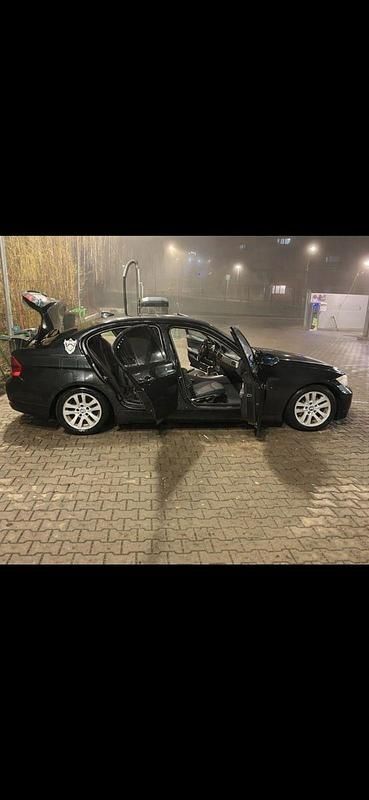 Usata BMW 320 177 CV (130 kW) 2008 Nero Berlina