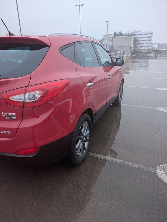 Gebraucht Hyundai ix35 Style 184 PS (135 kW) 2015 Rot SUV