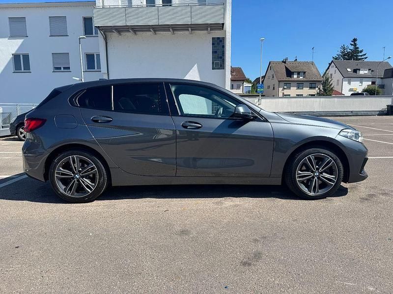 Gebraucht BMW 118 Sport Line 140 PS (102 kW) 2020 Mineralgrau Kleinwagen