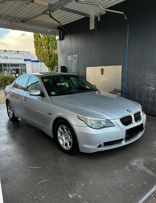 Silber Gebraucht 2005 BMW 525 Limousine | 3.300 € (Superpreis) - Bild 1/4