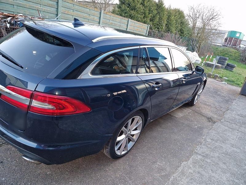 Gebraucht Jaguar XF 200 PS (147 kW) 2013 Blau Kombi