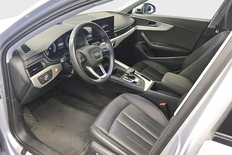 Second-hand Audi A4 Advanced Plus 204 CP (150 kW) 2023 Argintiu Break