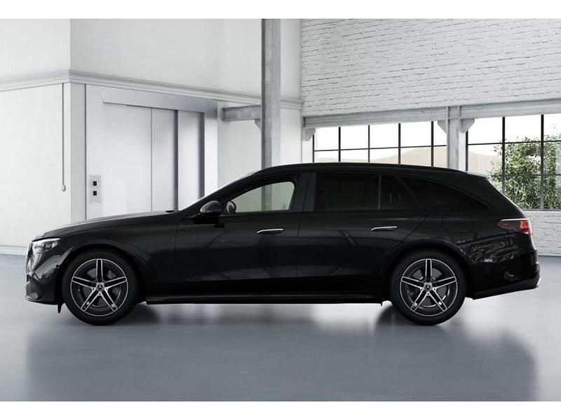 Gebraucht Mercedes E300 AMG 313 PS (230 kW) 2024 Schwarz obsidianschwarz metall Kombi
